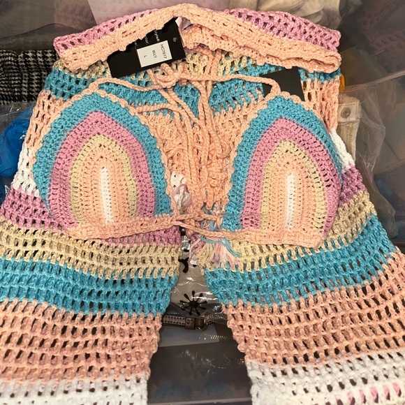 Dippin Daisy’s Rainbow Crochet Set (Pants & halter) - Picture 3 of 9